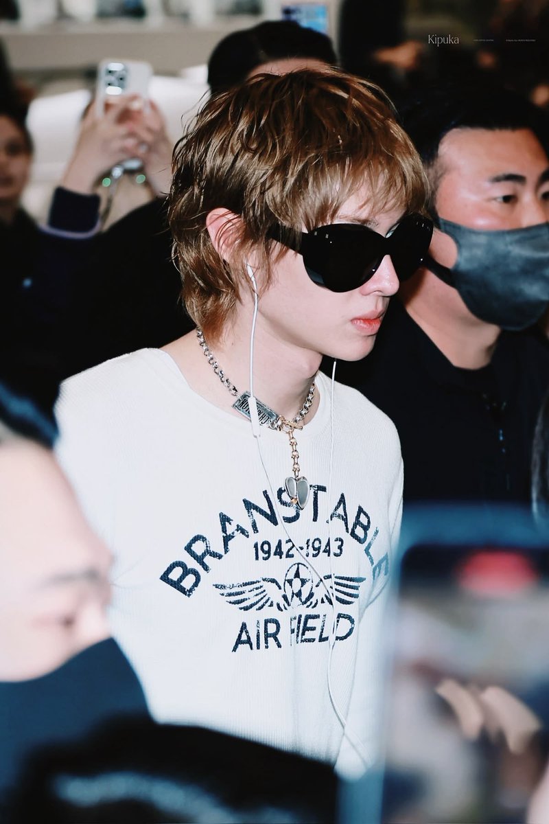 huecortis's tweet photo. 2000s popstar #마틴 https://t.co/K0LfsA9Uvr