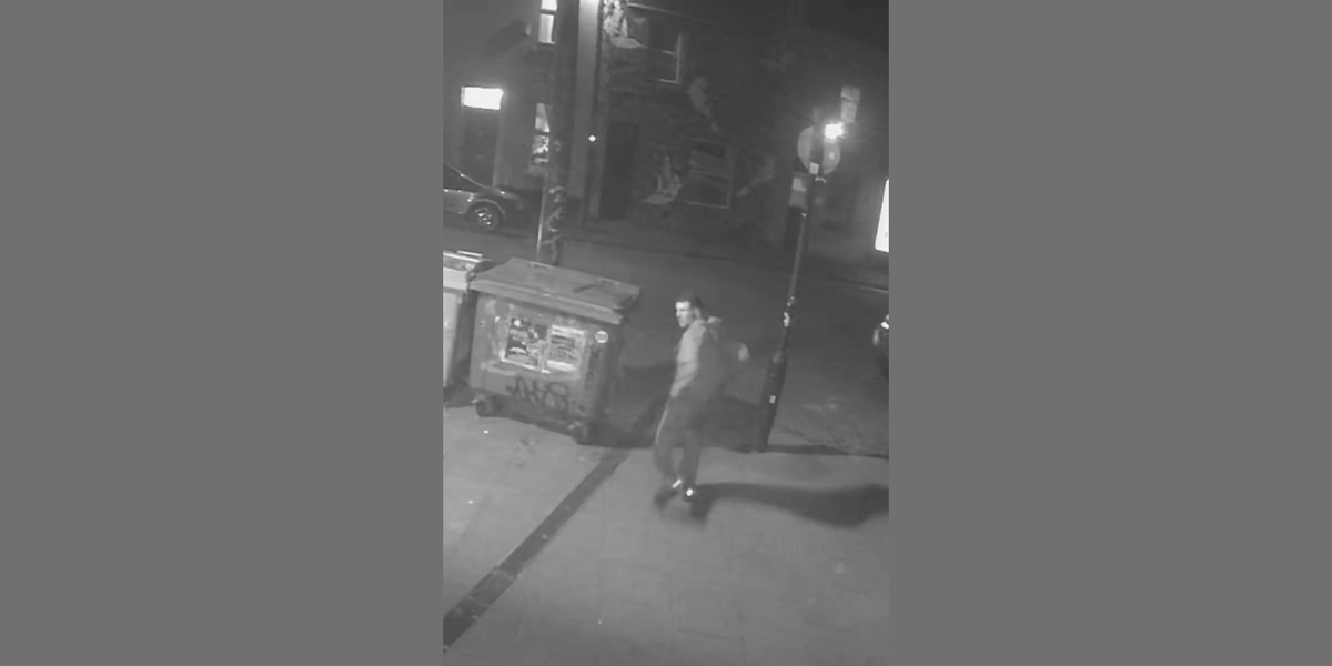ASPolice's tweet photo. We are appealing for the public's help to identify this man following an assault in Bristol earlier this month.

The man pictured is described as white, approximately 5ft 11ins tall, in his thirties, with short, dark hair. 

➡️ Read more: https://t.co/UKjZt1d7Lj https://t.co/whvSLNSd5a