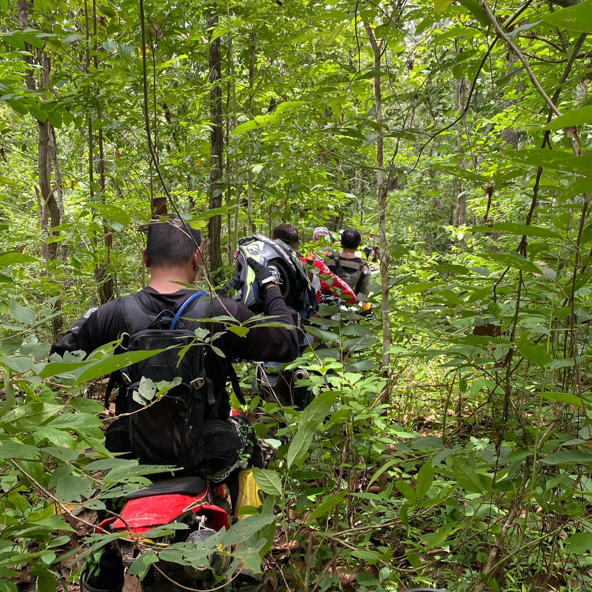 EricFeezelexm's tweet photo. That turned into quite an adventure. Back in the dark! Thanks as always, Neil. Great day out with the whole gang. https://t.co/vokGrBx9g7