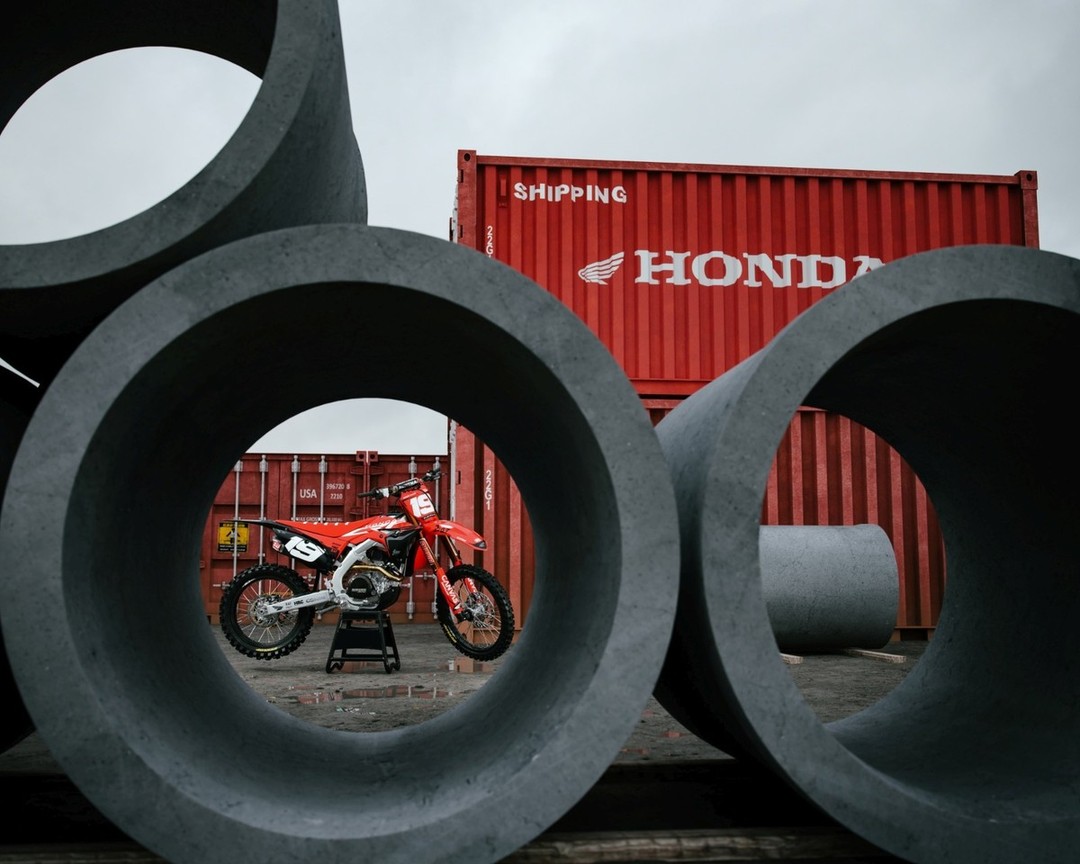 JoneCoston's tweet photo. Customize your Honda CRF450 or CRF250 with our glossy vinyl graphics. Ideal for street, dual-sport, and off-road riding. Add your race number and name for a personal touch. Durable and easy to apply. https://t.co/H94WPlnLTC