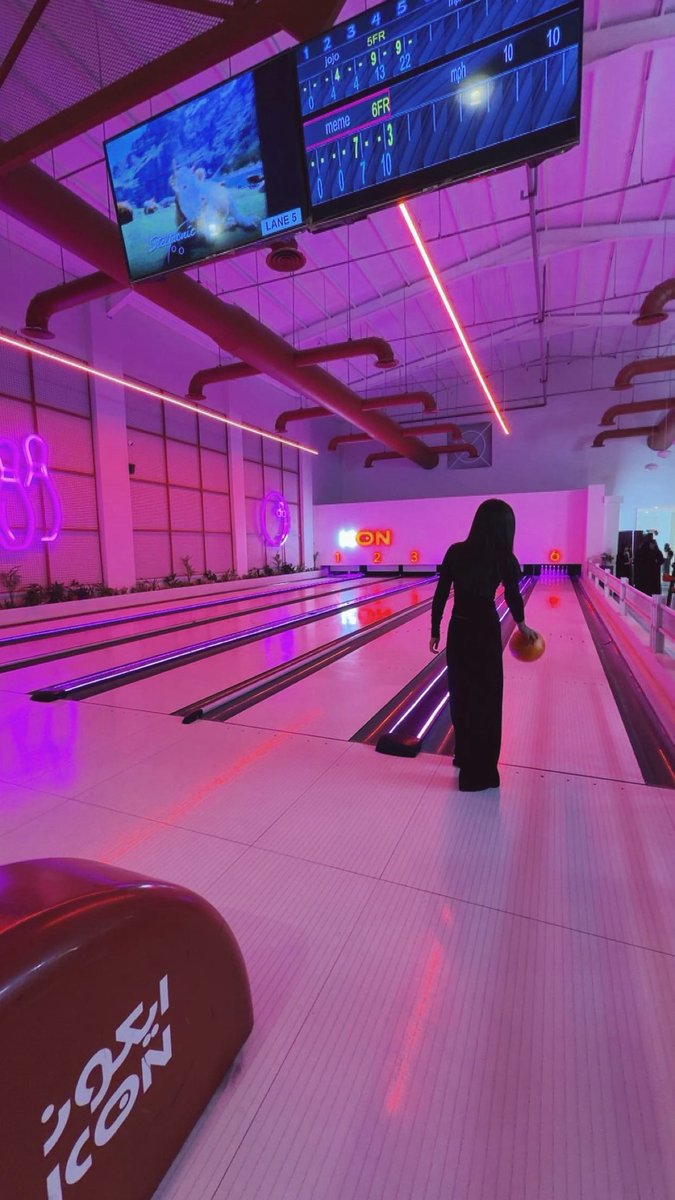 op7j_o's tweet photo. Me &amp; you
Bowling ? https://t.co/YkeESRNeQG
