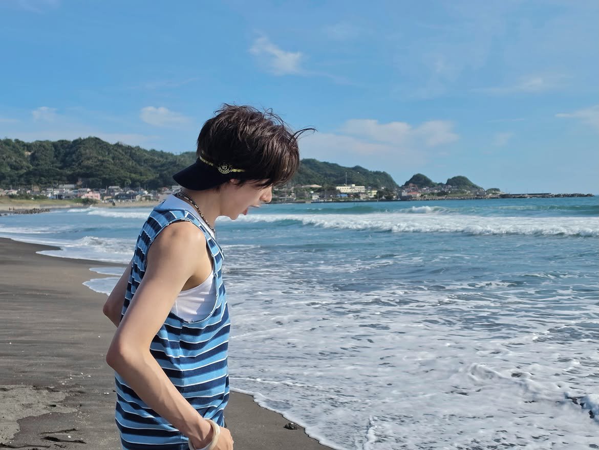TWS_INTL's tweet photo. [INSTAGRAM] 260902

TWS #YOUNGJAE Instagram Update 
🎧 TUIDE - SUN KISS

"☀️⛱️🌊"

#YOUNGJAE #영재 #TWS #투어스 #247WithUs @TWS_PLEDIS https://t.co/HWNWSCJXyw