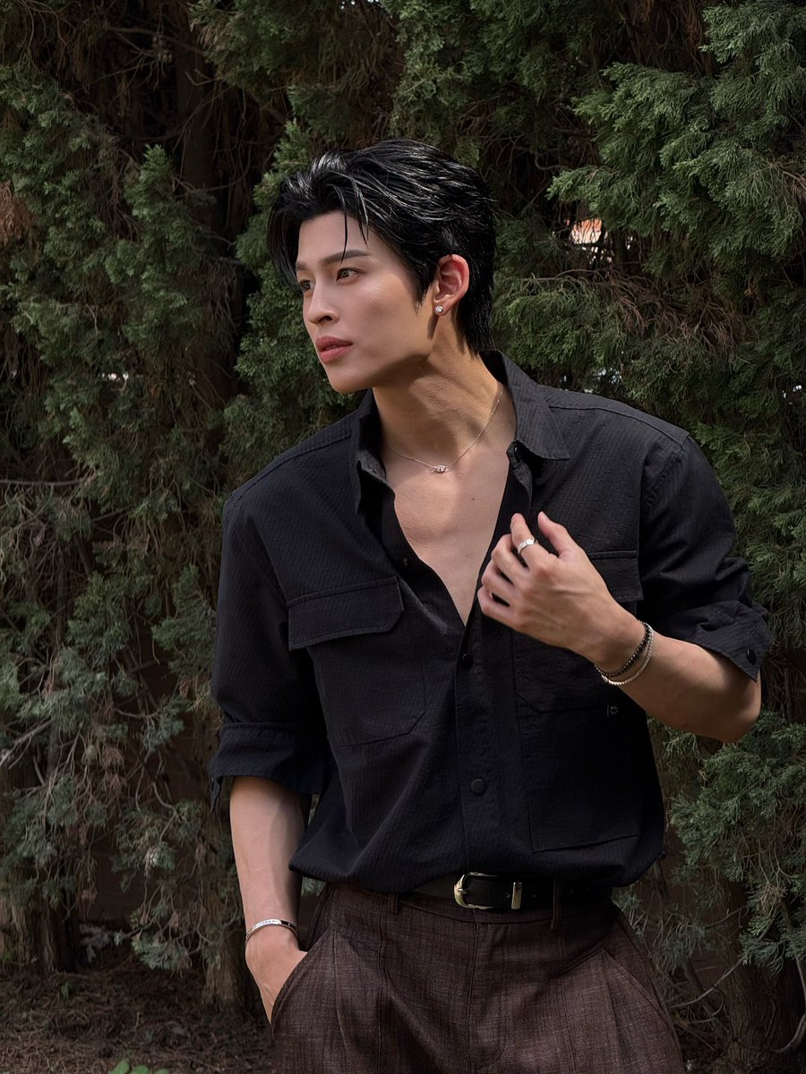 doublepjourney_'s tweet photo. สุดหล่อกับเครื่องประดับคือที่สุด The best 💔🫠  

#APMMonaco #APMMonacoTH 
#ปอนด์ภูวินทร์ #PondPhuwin https://t.co/mupPk6eieA