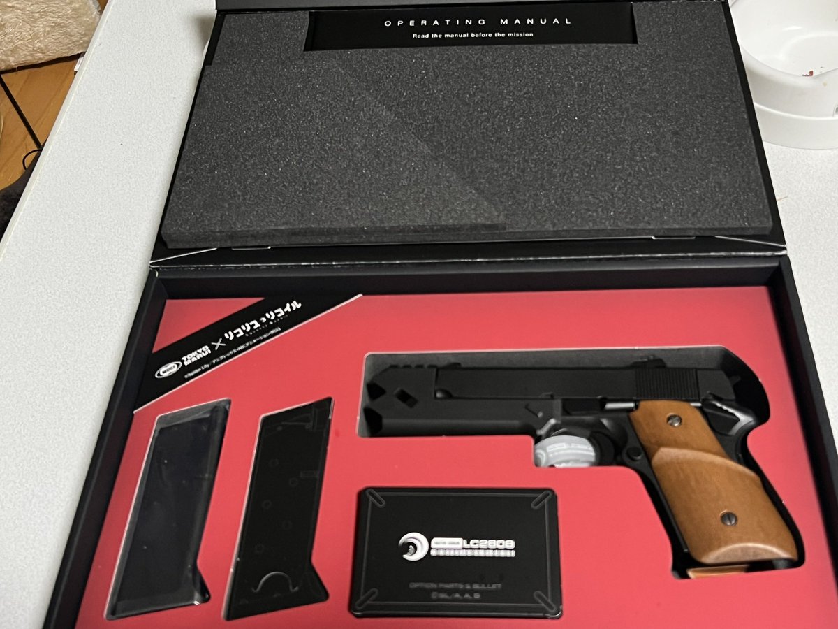 nirhel3's tweet photo. たきなの銃発売記念だわ
関係ないけどAM45もかっこいいと思います https://t.co/eQEJ235CbR