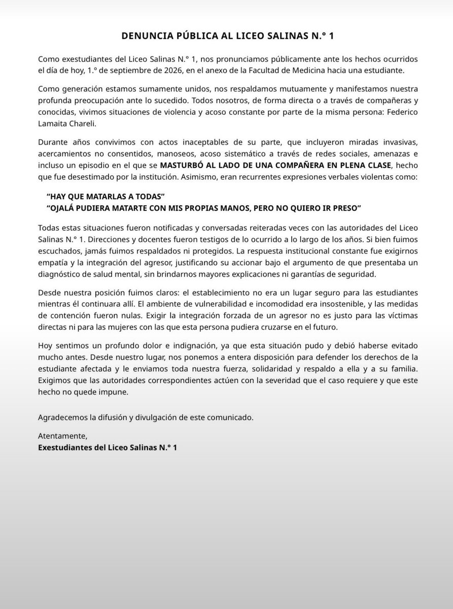 arabelacecilia's tweet photo. Lo que denuncian ex estudiantes del liceo de Salinas sobre el femicida que intentó matar a la compañera en la facultad de medicina es desolador.
Imaginate que mandas a tu hija al liceo, un hijo de puta la acosa, la manosea, la amenaza de muerte y se masturba en clase, vas con la directora para que tomen medidas y te dicen que hay que tener paciencia porque el agresor tiene “un diagnóstico de salud mental” y hay que integrarlo.
A la dirección del liceo de Salinas hay que destituirla YA.
