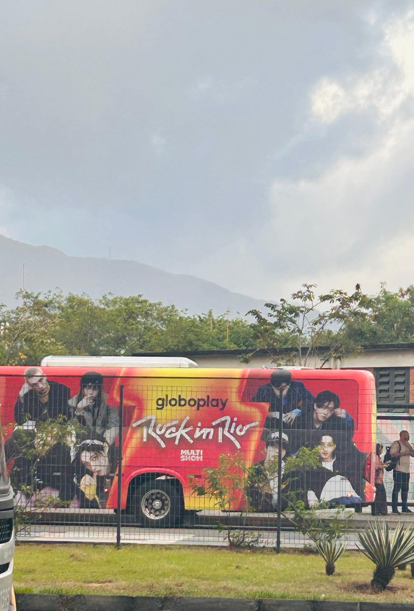 seungbokie's tweet photo. É SETEMBRO AQUI NO RIO DE JANEIRO https://t.co/kE4NmSXCFD