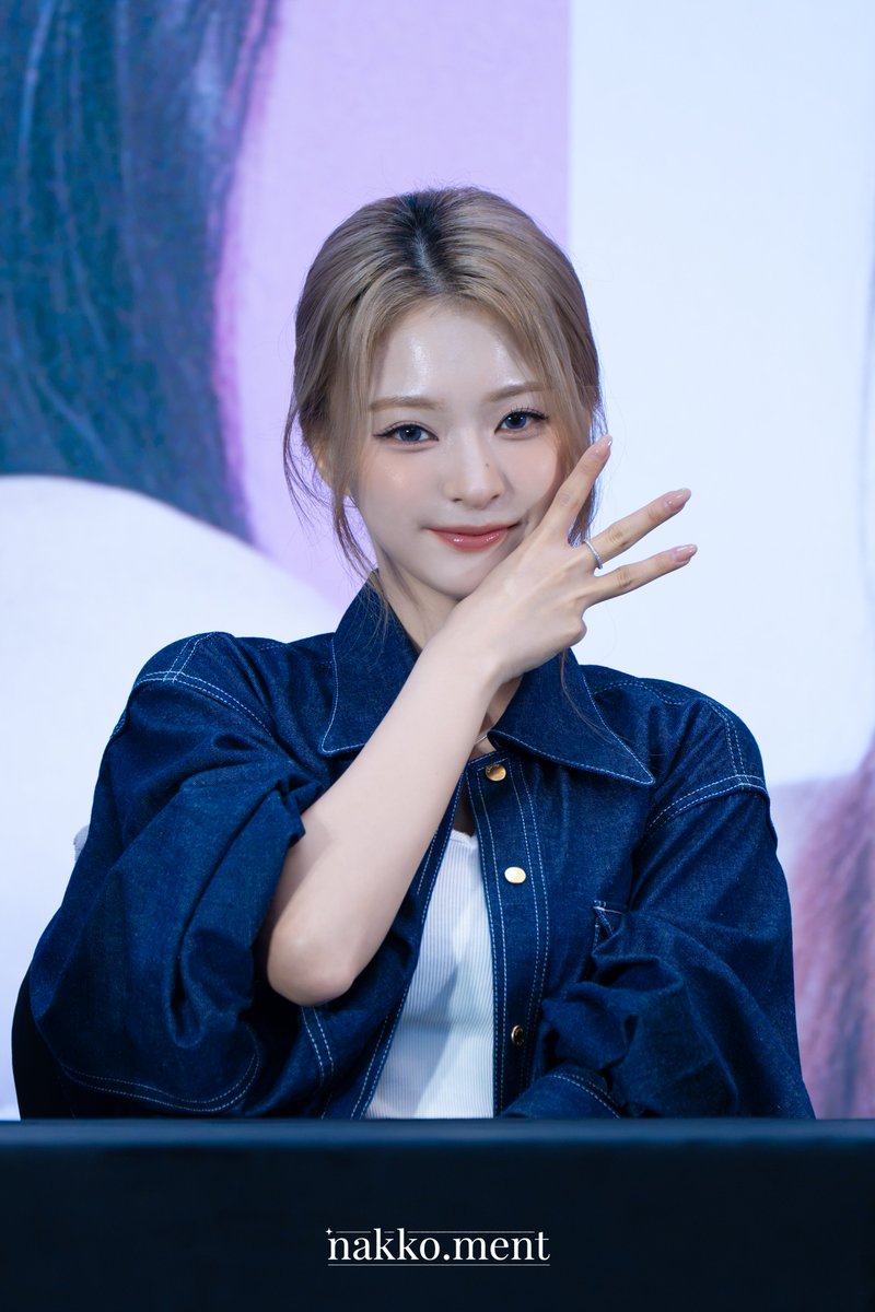 nakkoment's tweet photo. L.O.V.E💙
260830 스타필드 공팬 나경 HQ
#fromis_9 #프로미스나인 #이나경 #LEENAGYUNG https://t.co/lymrCJuRis