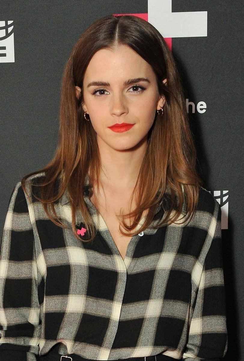 EmmaWatson_06's tweet photo. How do I look my fans?😏 https://t.co/J7IFc0B1wD