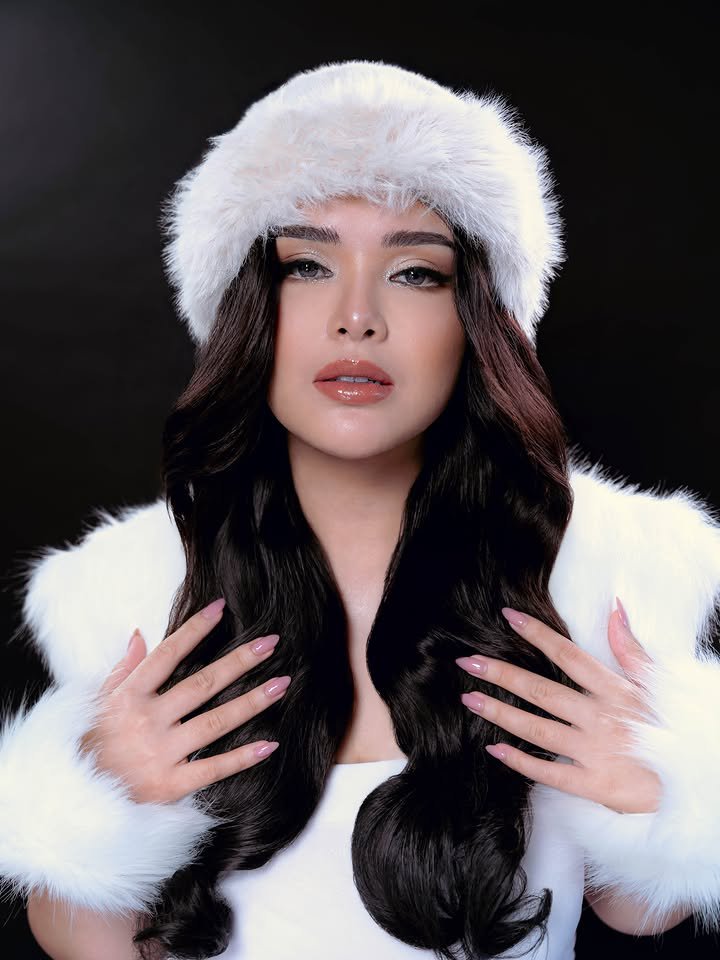 mickeydict's tweet photo. Mom Zac @amandamanopo kyk apotik tutup. Cantiknya gak ada obat 🙌🥰

#KEnnywithmaNDA https://t.co/WUWTmdlfnb