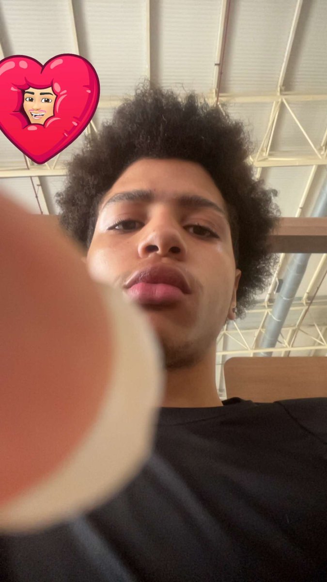 tinototheworld's tweet photo. Add my snap ,sc: tino.szn https://t.co/ByepCIYQEA