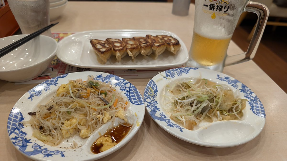 gontaro_55's tweet photo. バーミヤンほぼセンベロセット😅
結局２センベロになるけどね
いつもありがとうすかいらーく♪ https://t.co/Hi66EOmYfk