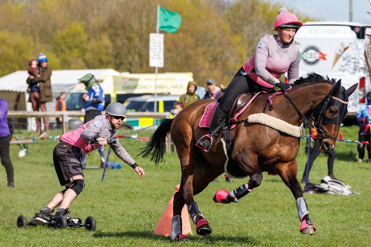 LeslieLinegtd's tweet photo. Horseboarding UK Championship – Thame | Heat 2 Update

Heat 2 at Thame delivered major surprises. New team Hot Ta Trot claimed its first Advanced Class win, while Ice Ice Baby secured a second Intermediates victory. With Heats 3 and 4 ahead, the https://t.co/21AIuCXlgR
