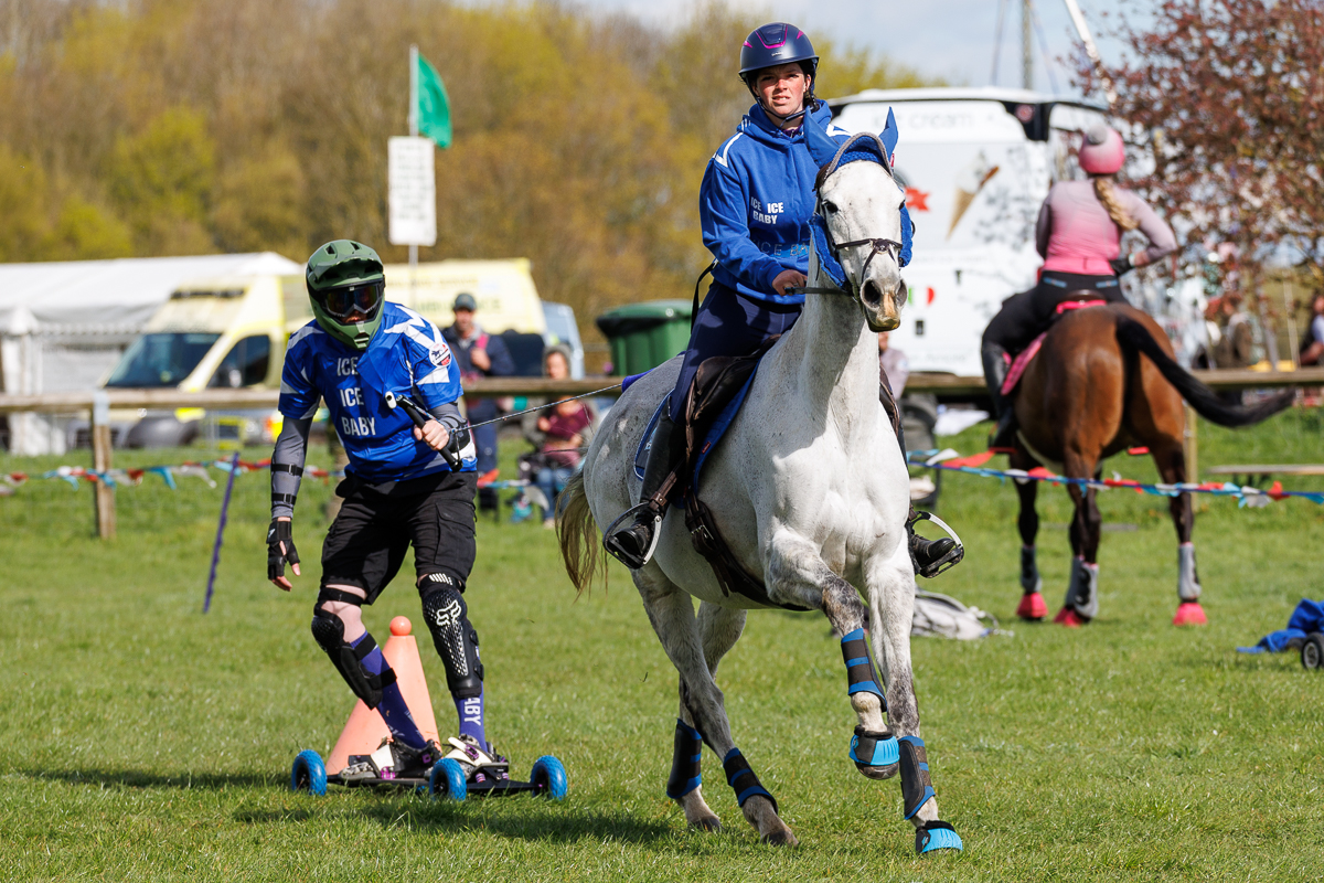 LeslieLinegtd's tweet photo. Horseboarding UK Championship – Thame | Heat 2 Update

Heat 2 at Thame delivered major surprises. New team Hot Ta Trot claimed its first Advanced Class win, while Ice Ice Baby secured a second Intermediates victory. With Heats 3 and 4 ahead, the https://t.co/21AIuCXlgR