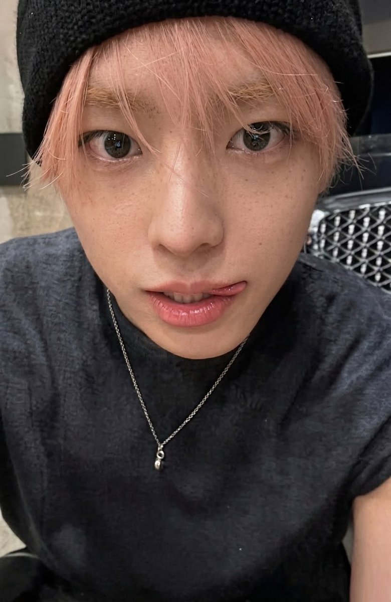 adoryushi's tweet photo. <고양이 연습생                         고양이 데뷔조> https://t.co/3X05K3Zgoa