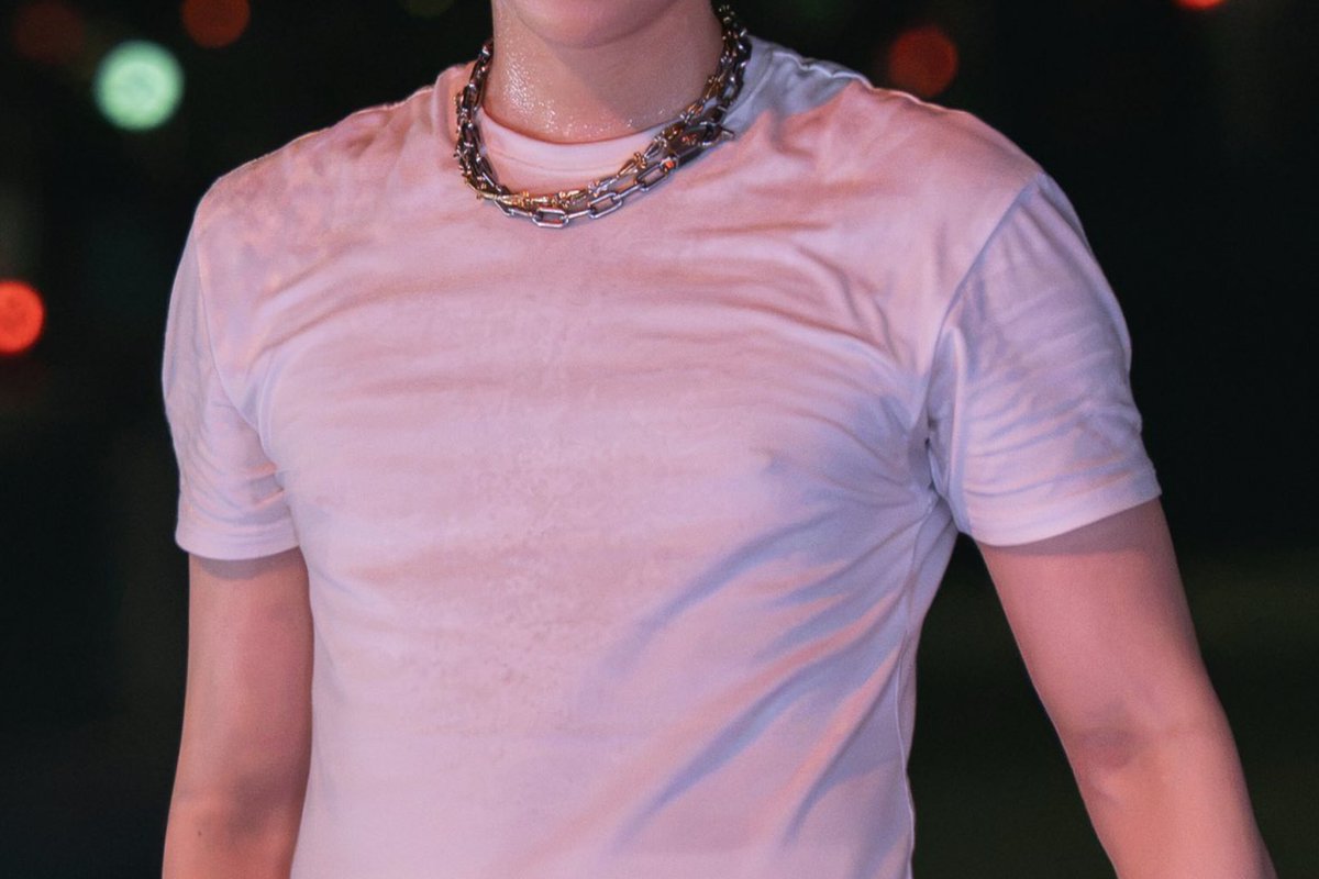 sugadooll's tweet photo. this is worse than him being shirtless https://t.co/A8K1DExuY7