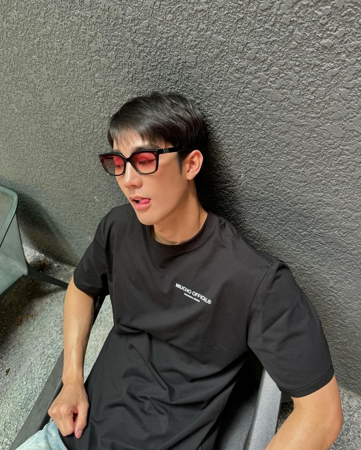 srammmars's tweet photo. อเมริกาโน่คั่วกล้าม               ลาเต้ตี๋แว่น https://t.co/8OITfLHcZi