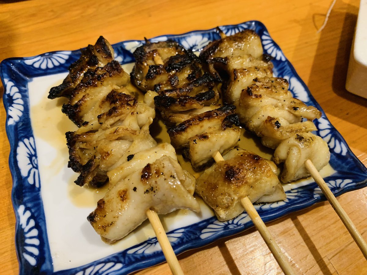 charmy1976's tweet photo. 夜仕事が早い出勤だったのでその分早上がり✨
なので久しぶりに「だもんで」でサクッと瓶ビール！
やっぱりだもんでのお通し最高よな😆 https://t.co/7XdnIYJF3U