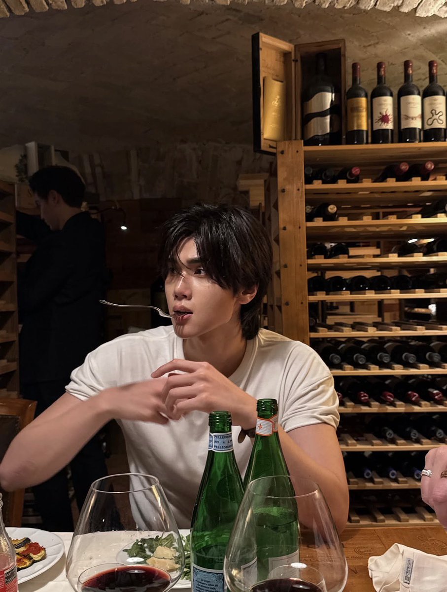 makeitjoong_'s tweet photo. THE WAY I SQUEALED AT THIS PICTURE BECAUSE THE WATERMARK IS WATERMARKINGGGHHHHH https://t.co/R1vtIeTWX0