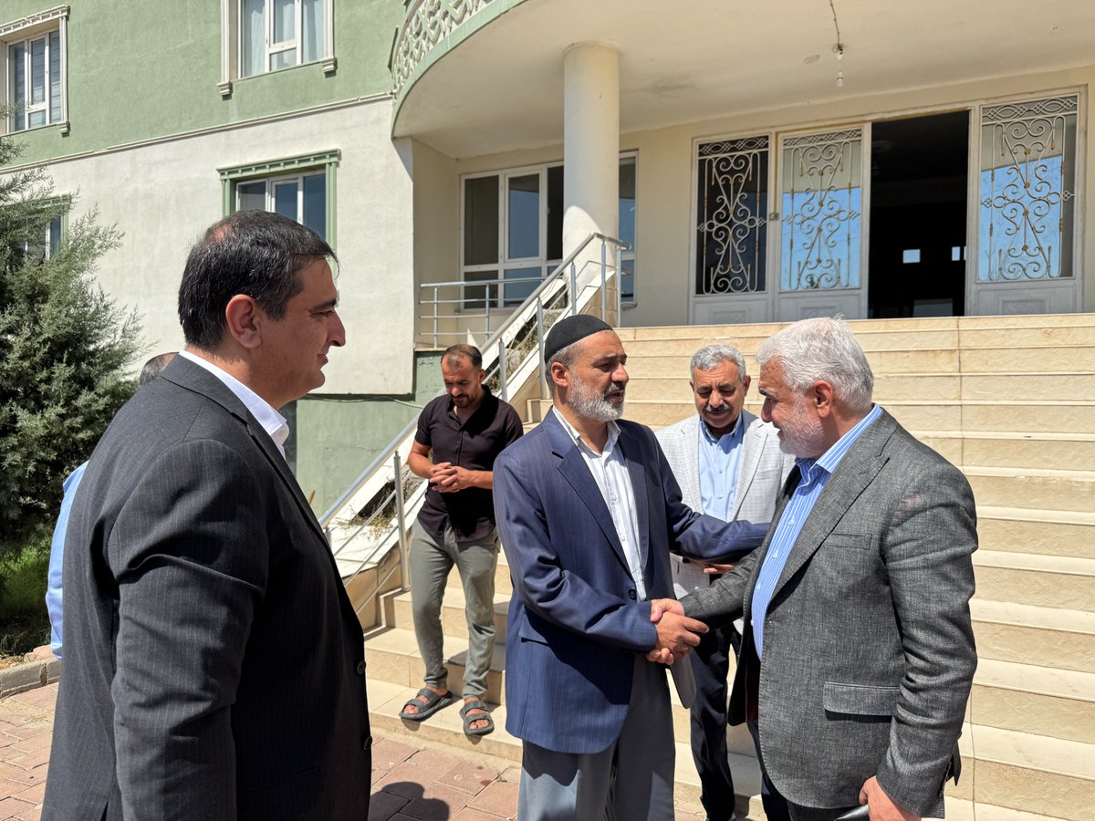 HurDavaPartisi's tweet photo. Genel Başkanımız Sayın Zekeriya Yapıcıoğlu, beraberindeki heyet ile Neva Medresesi Müderrisi Molla Fahrettin Çekem'i ziyaret etti.

Medresenin çalışmaları hakkında bilgi alan Genel Başkanımız, güncel meseleler hakkında değerlendirmelerde bulundu. https://t.co/Bm9IgSRc6O