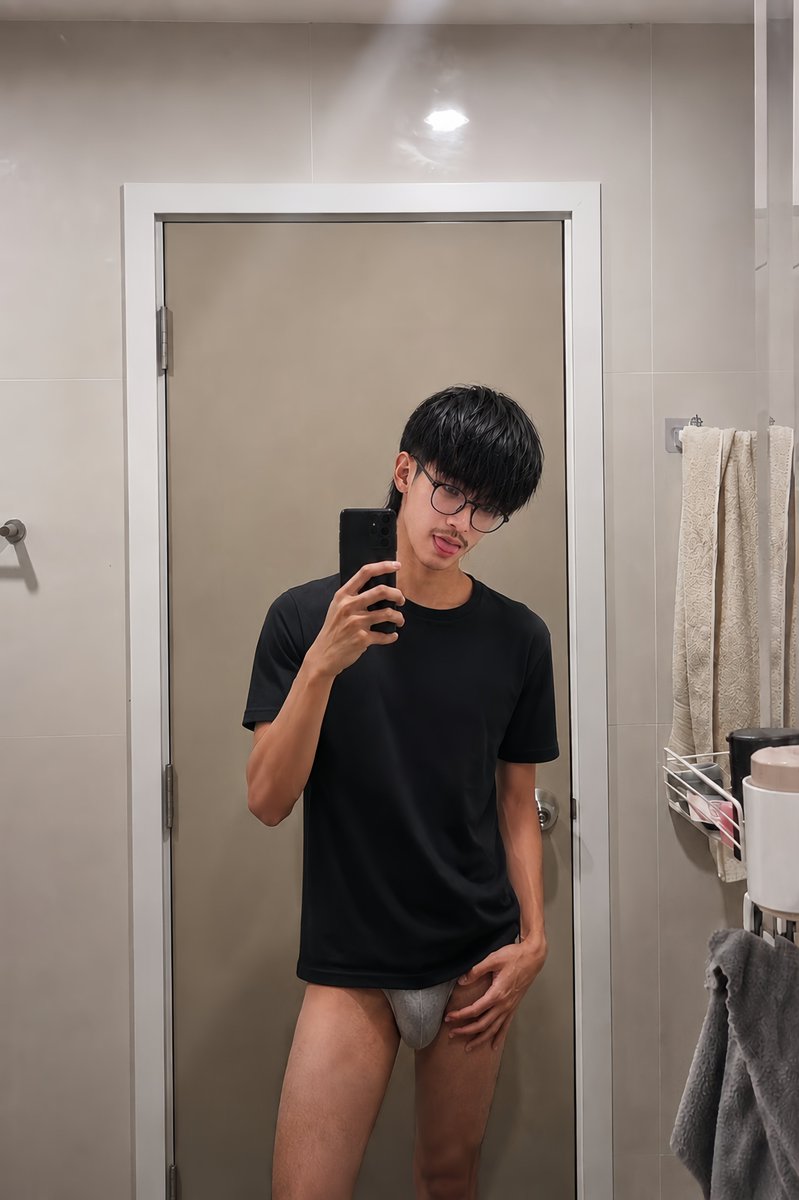 Tonrakz1's tweet photo. อยากลองเย็ดแบบเอ้าดอร์จัง ริมทะเล อะไรแบบนี้ 🫶💦 https://t.co/BnfKy3J3zr