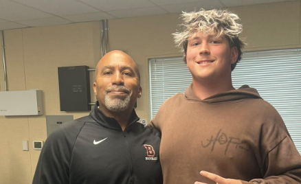 sixstarfootball's tweet photo. California Talent Watch: Names to Know from 6Star Finds List

📈A talented group of California players is starting to gain college attention🔥

STORY▶️https://t.co/R0u6Rw73Th

@Brodybrackett4 @EliBurnside42 @SantinoCannone
@AidenDraucker @CadeEpstein6 @EthanEsmailian @DarrienJohnson0 @AaronJones1215
