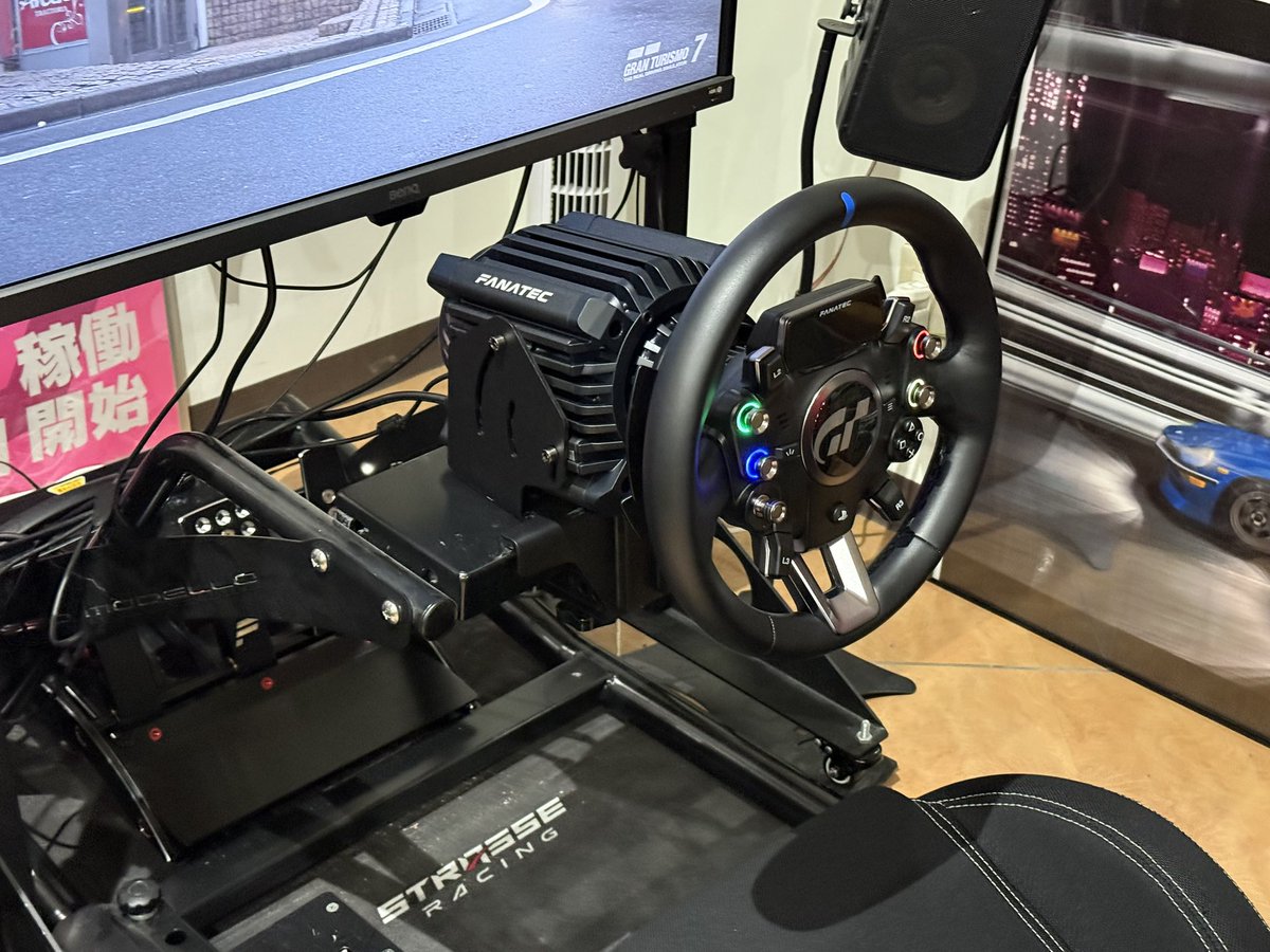 GFR_SC's tweet photo. GFRブースのシミュレーター環境をアップデートしました。
新たに「MOZA R5 Pro」「Fanatec DD Extreme」を導入。ダイレクトドライブならではの繊細なステアリングフィールと、力強いフィードバックを体験いただけます。初めての方も大歓迎です。ぜひGFRブースでシミュレーター環境をお楽しみください。 https://t.co/pbPtzj8LwK