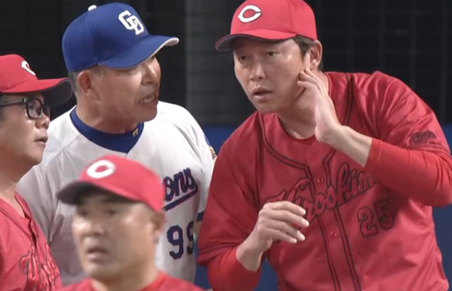 1Nobuhiro's tweet photo. 井上監督と新井監督　
主審より「警告試合」と宣告されました。 https://t.co/Xl3aGJBpV6