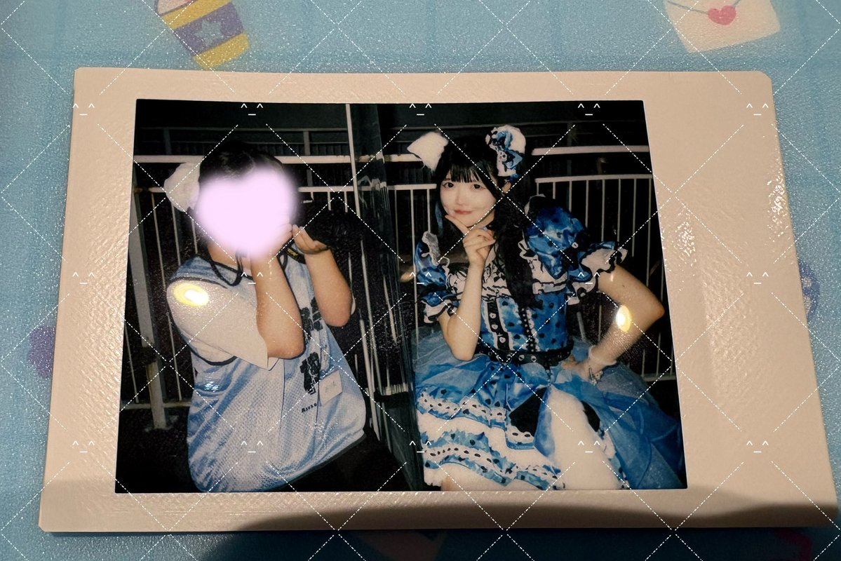 sweet_OYUI's tweet photo. 2026/9/1 fav me 『にゃんてずるいの！』豊洲

梓ちゃん　ソロ

①初カメコ/撮ったお写真見せた！

リリース当日！デイリーおめでとう㊗️🩵
1stに引き続き直接お祝い出来て嬉しいです✨アプグレ白猫衣装もキラキラで可愛い😭

褒め褒め動画ありがとう！しごできになれるように頑張る💪🏻🔥

#小野寺梓最高 https://t.co/NFVxBfTzn2