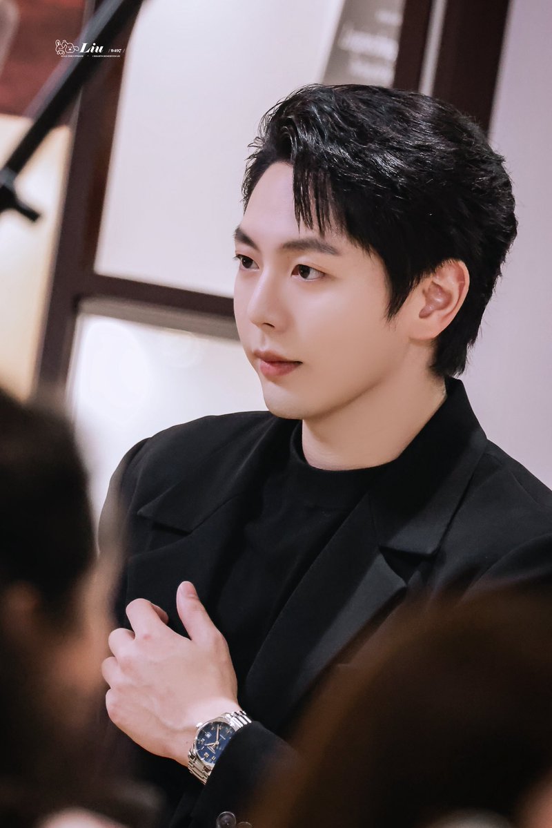 uppoom9497's tweet photo. 哥今天真的是好帅啊

UP X LONGINES
#TIMEANDTREASURES2026
#CENTRALCHIDLOM 
#uppoompat https://t.co/KhNVjx1sR9