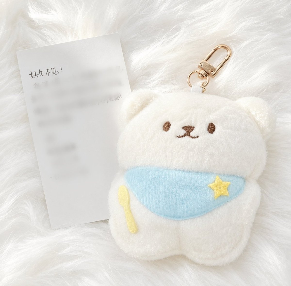irene__0313's tweet photo. #forKeeps #์ด์คํ ๋๋์ธ์ฆ (๊ธด๊ธ์ฃผ์โจ๏ธ)
์๋
ํฌ๋ฏธํ
์ ์๋๊ณ ์ฐ์ฐํ ์๊ฒ ๋ ์ค๊ตญ ํฌ๋ถ์๊ฒ ๋ฐ์ ๊ฒ๋ค.
์ฒ์์๋ ๊ทธ์ ๋๋ฌด ๊ท์ฌ์ด ์ฃผ์ฑ์ฒ ๊ตฟ์ฆ๊ฐ ๊ฐ๊ณ ์ถ์ด์ ์์๋ ์ธ์ฐ์ด์๋๋ฐ, ๋จผ์ ๋๋ํด์ฃผ๊ฒ ๋ค๊ณ ์ฐ๋ฝ์ ์ฃผ์๊ณ ์์ธ ํฌ๋ฏธํ
์์ ๋ง๋ ์ด๊ฒ์ ๊ฒ ํ๊ฐ๋ ์ฑ๊ฒจ์ฃผ์
จ๋ค. ๋ง์ ์ ํตํ์ง ์์์ง๋ง ํธ์ง๊น์ง ์จ์ฃผ์ ๊ทธ ๋ง์์ด ๋๋ฌด ๋ฐ๋ปํด์ ์์ง๊น์ง๋ ๊ทธ๋์ ๊ฐ๋์ ์์ฃผ ๋ ์ฌ๋ฆฐ๋ค.
๊ทธ๋ ๋ก ๋๋ ์ค ์์๋ ์ธ์ฐ์ด ์ง๊ธ๊น์ง ์ด์ด์ ธ, ์ฌํด ์ด์๋ ๋ ์ ๋ฌผ๊ณผ ํธ์ง๊ฐ ๋ด๊ธด ํ๋ฐฐ๋ฅผ ๋ณด๋ด์ฃผ์
จ๊ณ ์ง๊ธ๋ ์์ฃผ๋ ์๋์ง๋ง ๊ฐ๋ ํ๋ฒ์ฉ, ํฌ์ ๋์ด ์ณํ์ฌ์ด์ฒ๋ผ ์๋ถ๋ฅผ ๋๋๋ฉฐ ์ง๋ด๊ณ ์๋ค.
๋ฐฐ์ฐ๋ฅผ ์ข์ํ์ง ์์๋ค๋ฉด ์๋ง ํ์ ์์ง ๋ชปํ์ ์ฌ๋.
๋ค๋ฅธ ๋๋ผ์์ ๊ฐ์ ๋ฐฐ์ฐ๋ฅผ ์ข์ํ๋ ์ฌ๋์ ๋ง๋๊ณ , ๊ทธ ๋ง์์ ๋๋๋ฉด์ ์ด๋ ๊ฒ ๋ฐ๋ปํ ์ธ์ฐ๊น์ง ์๊ฒผ๋ค๋ ๊ฒ ์ง๊ธ๋ ์ฐธ ์ ๊ธฐํ๋ค.
๋๋ ์ด ์ค๊ตญ ํฌ๋ถ์ด ์กด์ฌํด์ ์คํ๋ ค ๋ฐฐ์ฐ์ ๋ํ ๋ด ์ ์ ์ด ๋ ์ปค์ง๊ณ , ๊ดํ ๋ญํดํด์ง๋ ์๊ฐ๋ค์ด ๋ง๋ค. ํ ์ฌ๋์ ์ข์ํ๋ ์ผ์ด ์ํ์ ๋ณด๊ณ ์์ํ๋ ๊ฒ์์ ๋๋๋ ๊ฒ ์๋๋ผ, ๋ด๊ฐ ๋ชฐ๋๋ ์ฌ๋๊ณผ ๋ง์์ ๋ง๋๊ฒ ํ๊ณ ์๋ก์ด ๊ฒฝํ๊น์ง ๋ฐ๋ ค๋ค์ฃผ๊ธฐ๋ ํ๋๊ตฌ๋ ์ถ๋ค.
์ด ์ธ์ฐ์ ์๊ฐํ ๋๋ง๋ค ๊ทธ ์ค๊ตญ ํฌ๋ถ์๊ฒ๋ ๋๋ฌด ๊ณ ๋ง๊ณ , ์ด ๋ชจ๋ ์์์ด ๋์ด์ค ๋ฐฐ์ฐ์๊ฒ๋ ์์ผ ๊ฐ์ฌํ๋ค.
"์ข์ํ๋ ๋ง์์ด ์ด์ด์ค ์ธ์ฐ์ธ ๋งํผ ์ค๋์ค๋ ๊ฐ์ ๋ง์์ผ๋ก ํจ๊ป ๋ฐฐ์ฐ๋ฅผ ์์ํ ์ ์๊ธฐ๋ฅผ ๋ฐ๋๋๋ค.
ๅ ไธบๅๆฌข่็ธ่ฏ๏ผไนๅธๆ่ฟไปฝ็ผๅ่ฝๅค้ฟ้ฟไน
ไน
๏ผไปๅไน่ฝไธ็ดๆ็ๅๆ ท็ๅฟๆ๏ผไธ่ตทๆฏๆๆไปฌๅๆฌข็ๆผๅ."
@Like_na16times2 "
๐ธ ์ด๋ฏธ ํ์ฐธ ์ง๋ ์ผ์ด์ง๋ง, ์๊ฐ์ด ์ง๋๋ ์ฌ์ ํ ๋ฐ๋ปํ๊ฒ ๋จ์ ์๋ ์์คํ ๊ธฐ์ต์ด๋ผ ์ง๊ธ์ ๊ณ์ ์๋ ๊ผญ ํ ๋ฒ ๋จ๊ฒจ๋๊ณ ์ถ์ด ๊ธฐ๋กํ๋ค. ๐งพ