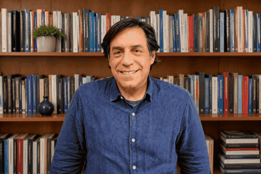 sonarfm's tweet photo. AHORA en el #SonarInformativo conversamos con el economista @guillelarrain 

Como siempre junto a @pabloaranzaes 

📻Al aire por el 105.3FM
📡Señal en vivo: https://t.co/IqjDS1AdkT https://t.co/EaraPhwfFu