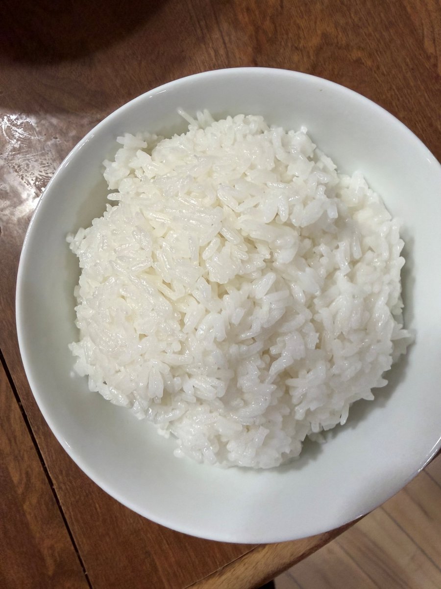USDA_ARS's tweet photo. ARS researchers are soon launching an exciting new product that will boost the market for America’s rice growers. Sallah is a mid-season conventional rice that holds firm with good flavor. It is also resistant to diseases that often reduce rice crops. Learn more about this rice newcomer--expected to be available to U.S. growers in 2027. https://t.co/1pqGGc0bh1
#nationalricemonth        #ScientificDiscoveries