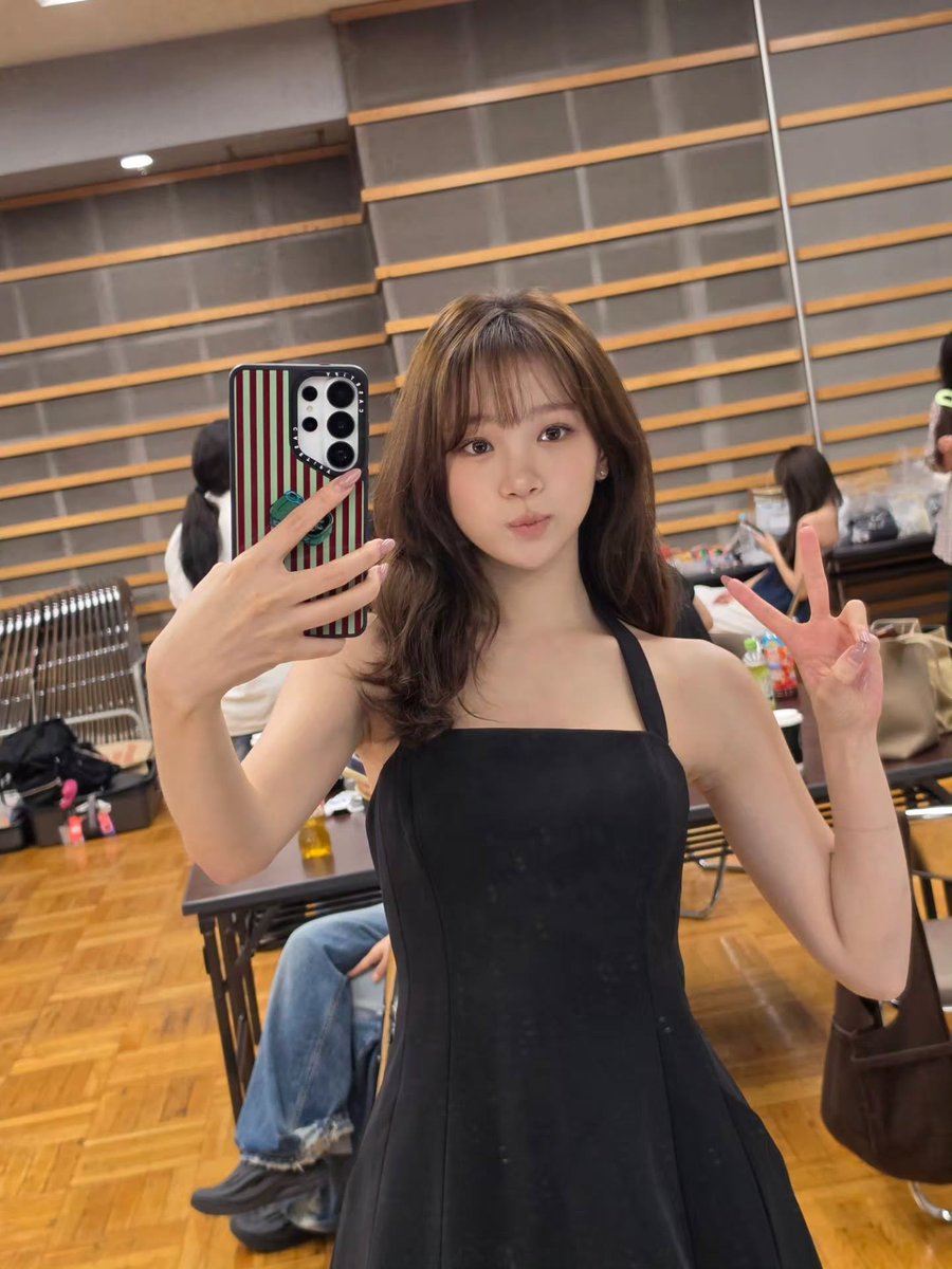 kimchaeworm's tweet photo. draped in midnight silk and quiet backstage glimmers, catching my reflection between schedules and whispering sweet secrets to the mirror. ꜀(^. . ^꜀ )੭ .ᐟ.ᐟ https://t.co/YAmsvvcUjz