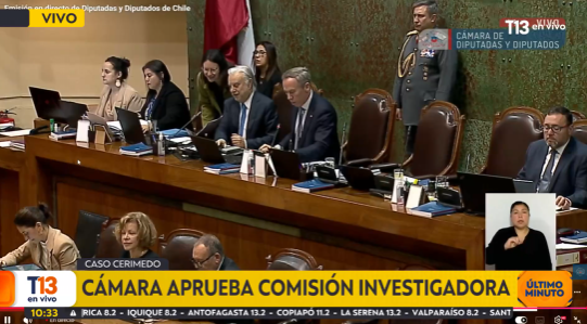 T13's tweet photo. 🔴 Caso Cerimedo: Cámara aprueba comisión investigadora

EN VIVO » https://t.co/uxMKKyV93k https://t.co/foJzbDqbhc