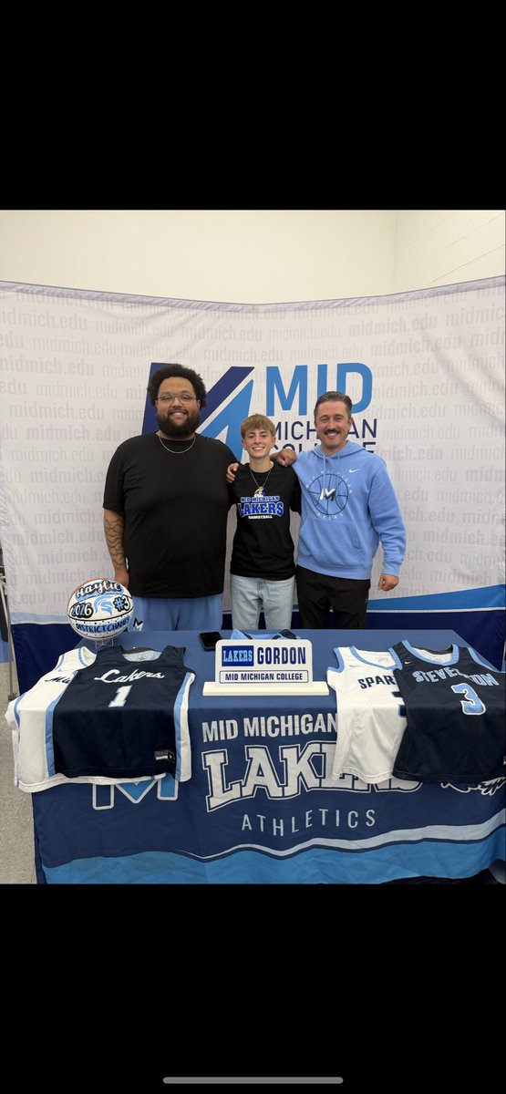 MidMichWbb's tweet photo. Give a pleasant welcome to Haylie Gordon, who hails from Stevenson HS in Livonia.

A crafty guard who brings a high-level of basketball IQ to our team. She is an elite passer with great court vision. Has the ability to drain the 3 &amp; follow it up with incredible full-court D! https://t.co/ftkvrvSO3M