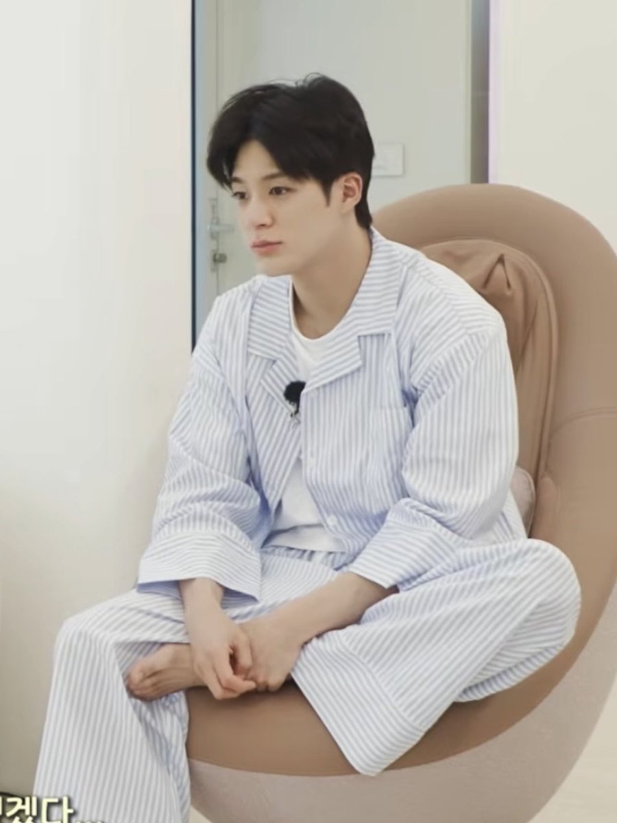 jentakuu's tweet photo. 똑같애 https://t.co/5qDmy0FEH2
