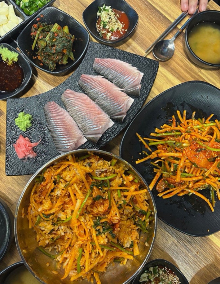 roki0224's tweet photo. 서울 곧 나올 가을 전어 맛집 5집 추천

1.구룡포계절회집 (성북구 삼선동)
주소: 서울 성북구 고려대로7길 110

2.소랑도 (광진구 군자동)
주소: 서울 광진구 천호대로111길 41

3.해물명가 구룡포 (영등포구 영등포동)
주소: 서울 영등포구 영신로54길 8-2

4. 목포명가 (강남구 삼성동 등)
주소: 서울 강남구 삼성로100길 24 (삼성점)

5. 바다회포차 (광진구 구의동)
주소: 서울 광진구 구의동 (구의역 인근)