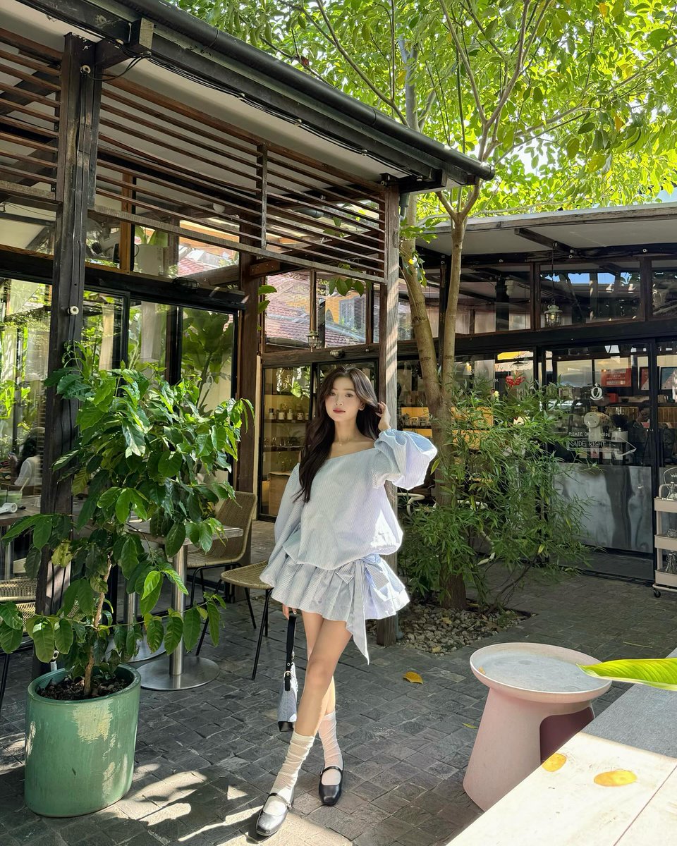 esinyldrm5's tweet photo. Wassup 🌍 Just dropping by to say: you’ve got a spark in you—let it light up the path ahead. 🌻
ITgHDJ https://t.co/17giMFNYow