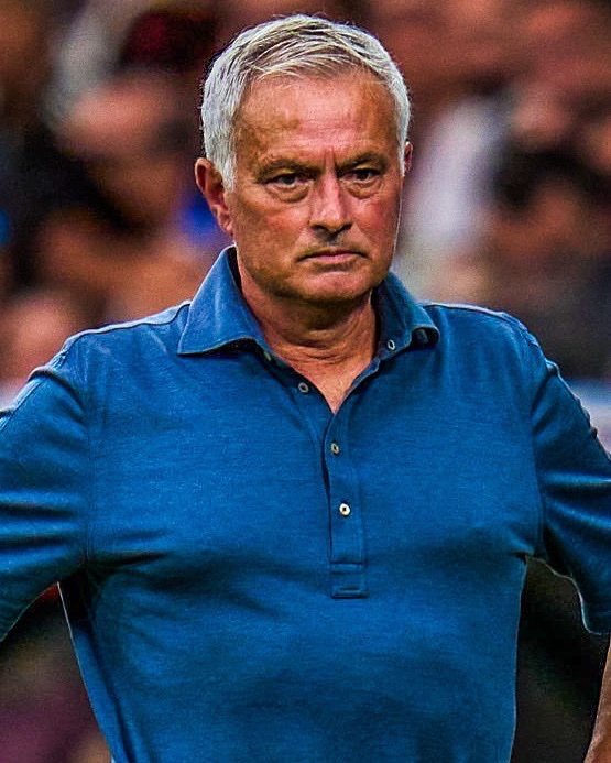 eurofootcom's tweet photo. 🚨🗣️ Jose Mourinho: "Yan Diomande? He needs to take it step by step. He works hard and well. He’s open and humble, he wants to learn, he listens to his teammates, he’s going to grow. I can’t focus on the 120 or 130 million… How much did they charge us? I have to focus on a player who’s coming off a top-level season at Leipzig." 

"When you talk about a huge number like that, you think of someone who arrives and blows everyone away. But that’s not it, he’s a young guy. Calm down, take it easy."