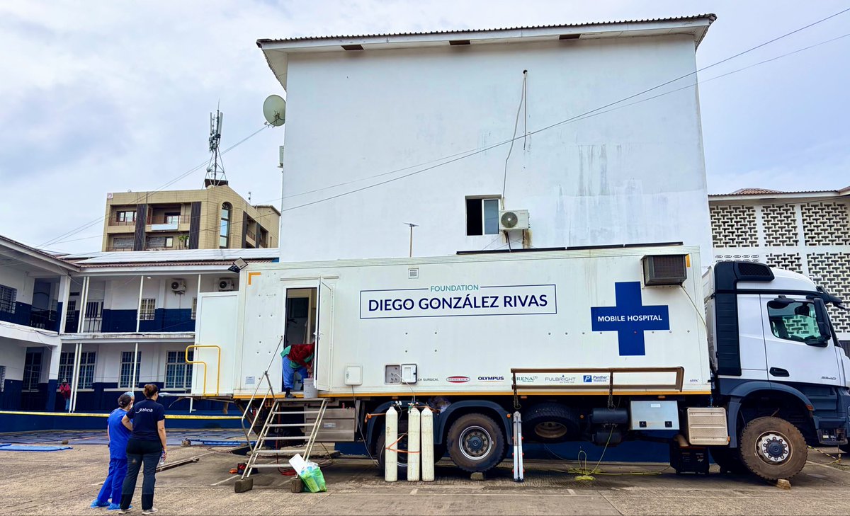 mohs_sl's tweet photo. Good news as #MoH, in partnership with the @DiegoGonzalez Foundation, provides free thoracic surgeries for patients at #Connaughthospital. The foundation operates a fully equipped hospital on wheels theatre with top-quality surgical tools to treat people with chest conditions. https://t.co/aNeaWYF9qU