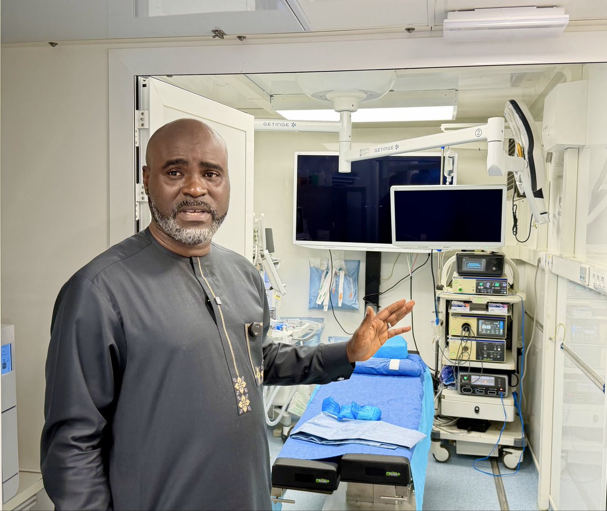 mohs_sl's tweet photo. Good news as #MoH, in partnership with the @DiegoGonzalez Foundation, provides free thoracic surgeries for patients at #Connaughthospital. The foundation operates a fully equipped hospital on wheels theatre with top-quality surgical tools to treat people with chest conditions. https://t.co/aNeaWYF9qU