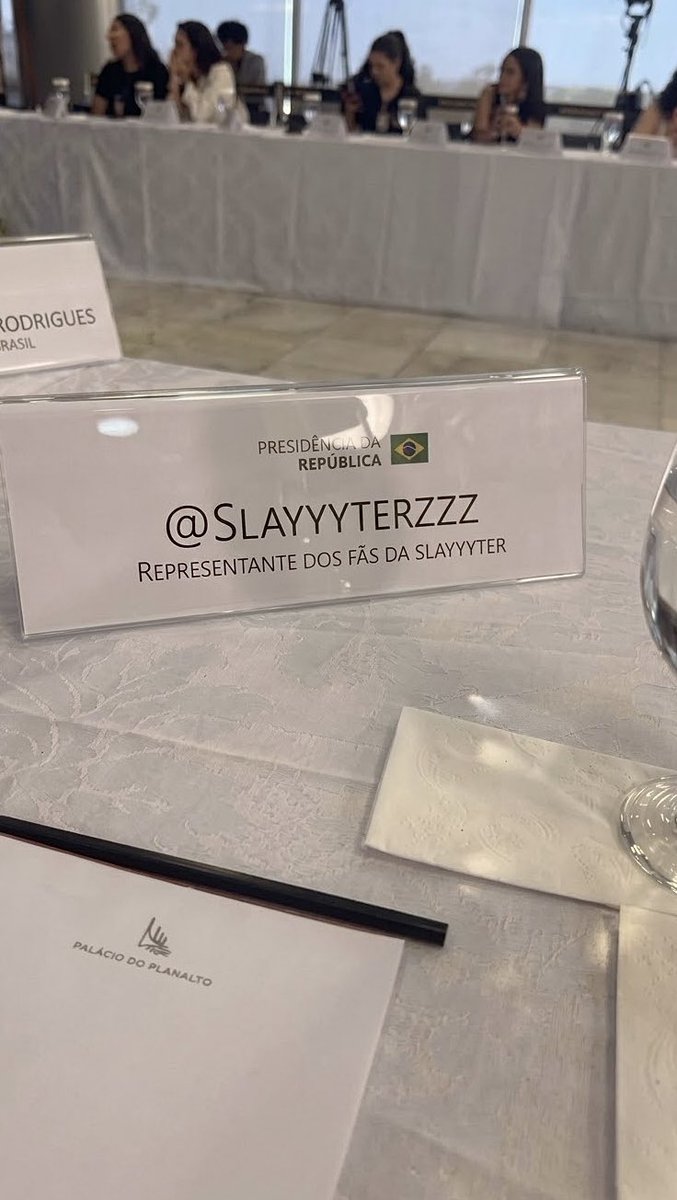 slayyyterzzz's tweet photo. thank you mr. president @lulaoficial for having us 🙏🏻🩵 https://t.co/NtY80msdVt