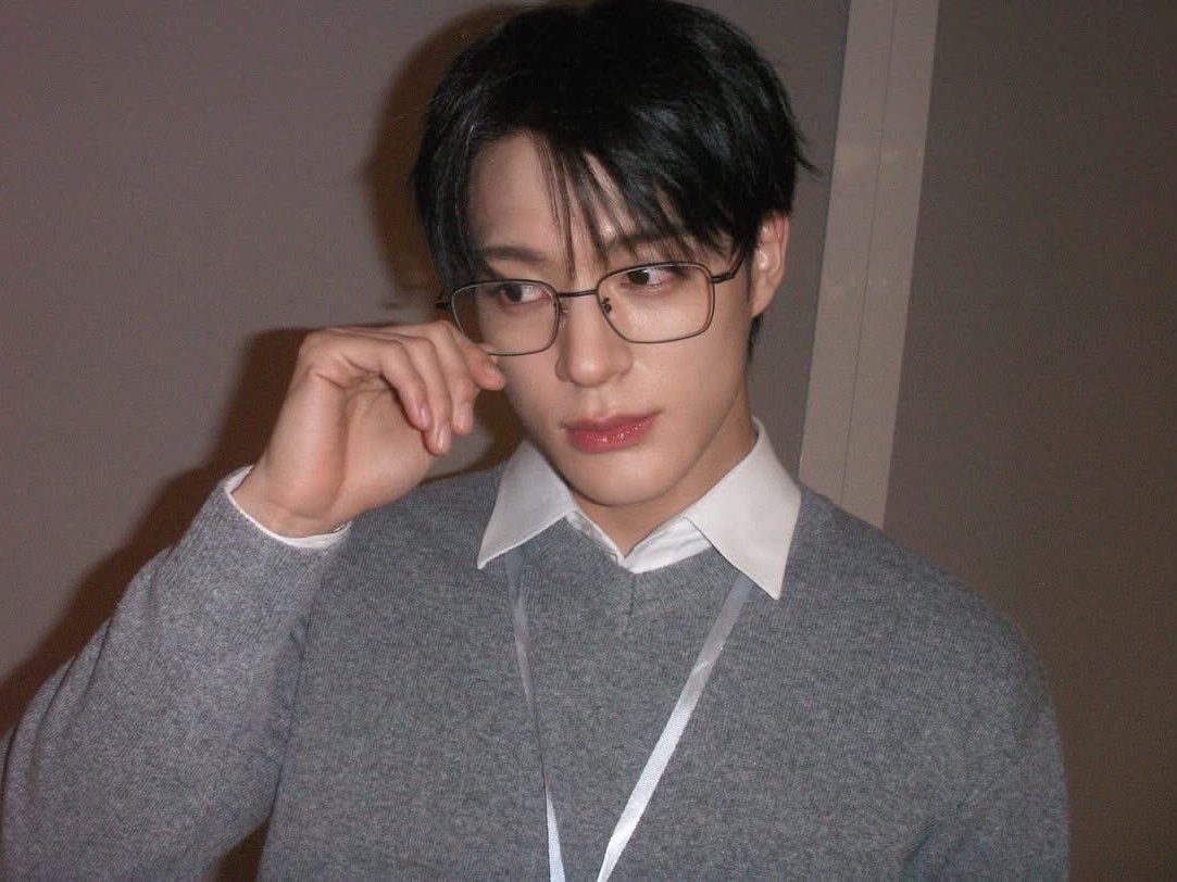 issyaturne's tweet photo. — narael ; a nomin au

gimana kalau si bontot manja yang hidupnya cuma main main, terpikat sama mamas ganteng sahabat kakaknya yang udah kepala tiga? https://t.co/Njq8WfqP4Z