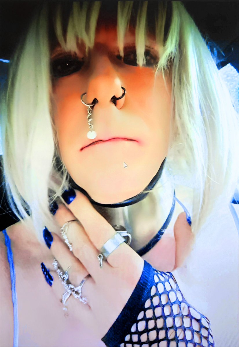SissySusanna76's tweet photo. My Blue Sissy-Nails
#sissysusanna76
#sissysusanna
#sissynails https://t.co/Lfmu2qrtL2