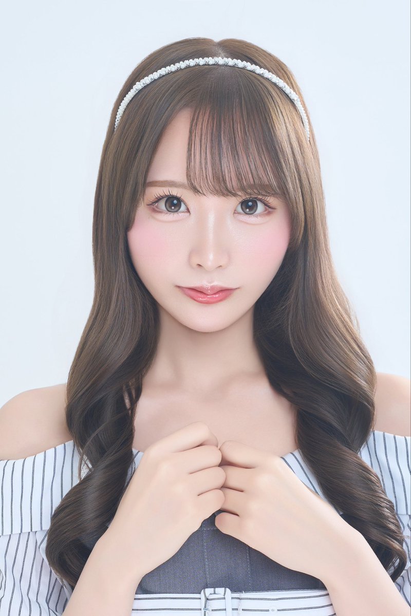 lilsla_official's tweet photo. ⊹ ‧˚✶ 新メンバー公開 ⊹ ‧˚✶

小野結衣
@lilsla_yui

メンバーカラー：ハニーイエロー
誕生日：11月2日
出身地：富山県

#LilySlash
#リリスラ
#小野結衣 https://t.co/jDZX8WZ4sa