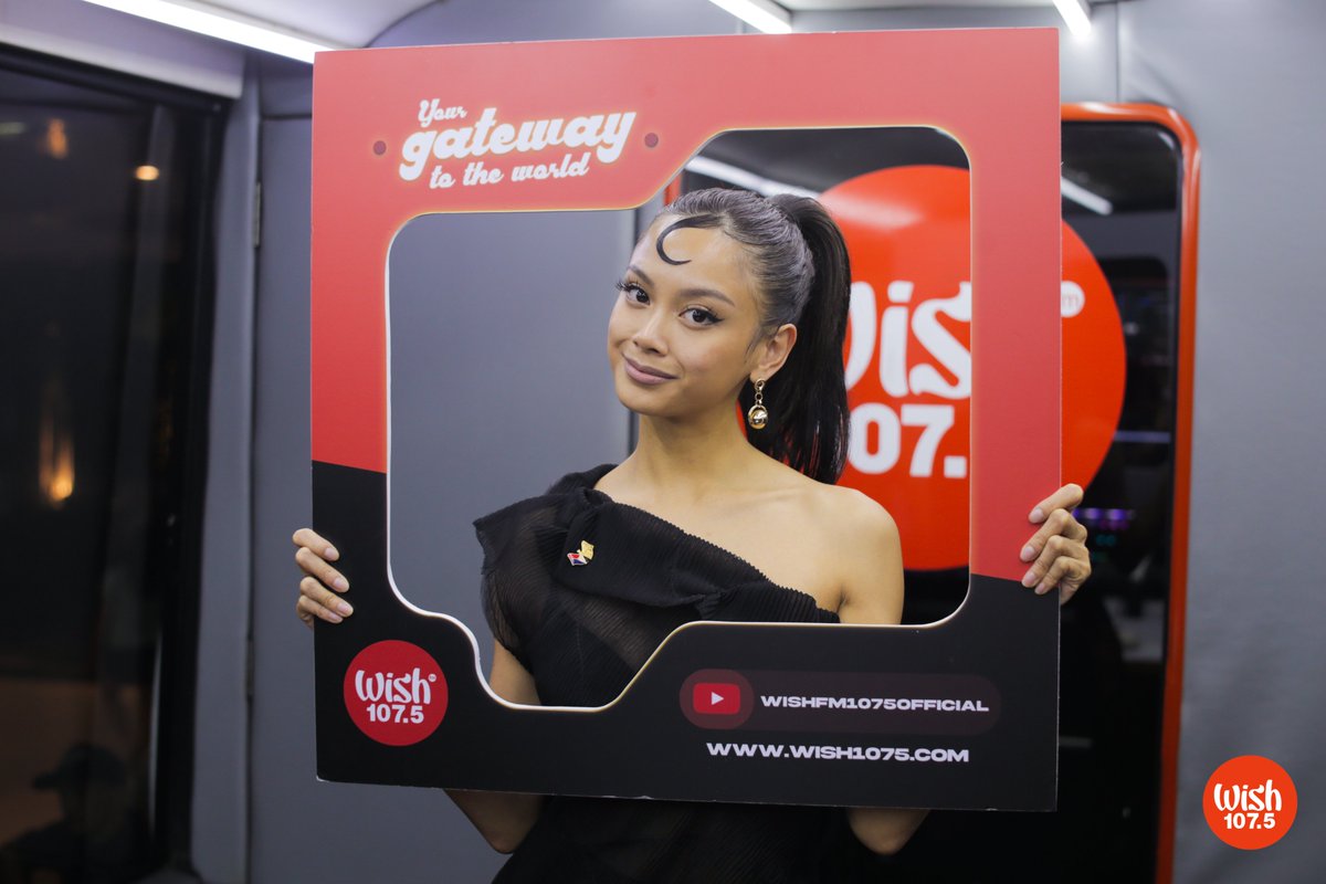 wish1075's tweet photo. During her comeback Wish Bus guesting, singer-songwriter @ylonuhhh shared her original songs, "Win the Fight" and "Entertain Me." https://t.co/5e57DsNrYD