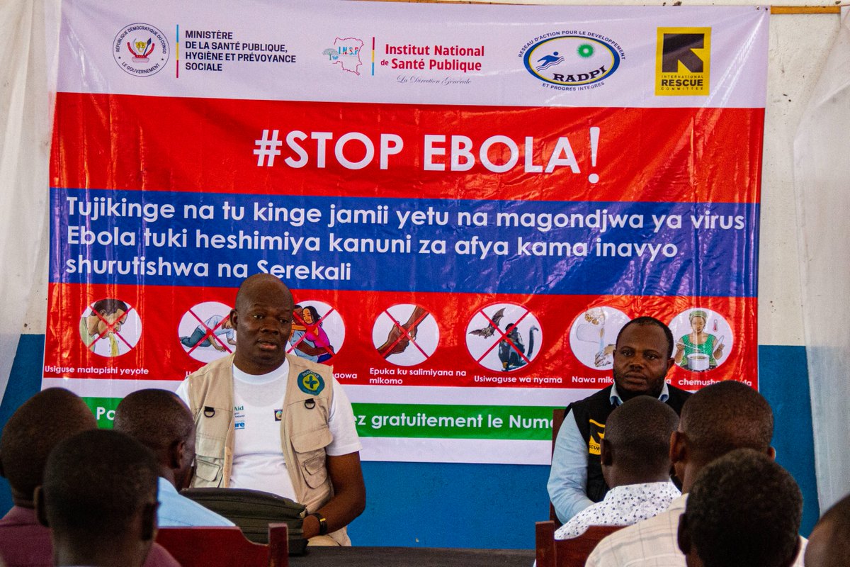 RadpiRdc's tweet photo. ITURI : À la veille de la rentrée scolaire, RADPI, en partenariat avec l'IRC, renforce les capacités des enseignants de la zone de santé de Tchomia sur le CREC pour lutter contre les rumeurs d'Ebola en milieu scolaire et distribue des kits WASH
#Radpi #IRC #Ebola #StopIntox #CREC https://t.co/1NizXHpekR