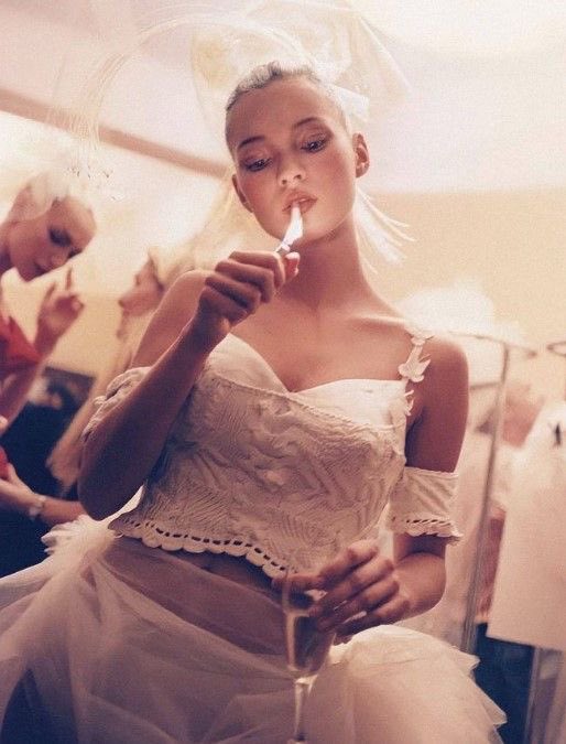 ifuliedownhere's tweet photo. Kate Moss for John Galliano ss1996 https://t.co/QY9YkVkgTI