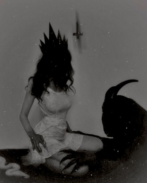 PBx666_'s tweet photo. Hand over your soul, please ππ½ββοΈ
#FairDinkumFantasy #DemandLove #SoulTies #SpoiledGirl #Princess https://t.co/4xd9lq5cwL