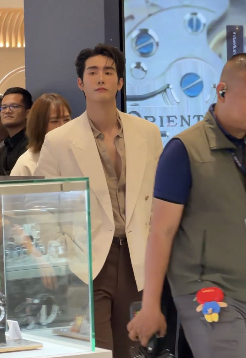 ariarikatoh's tweet photo. พี่การ์ดดูแลฟอสแล้วยังเลี้ยงมาฟ้อกด้วย น่ารักมากจังงงง 🥺

FORCE WITH GARMIN
#TimeAndTreasuresxForce
#GARMINbyCMG #fforce_ https://t.co/1ZJwfs4WZ5